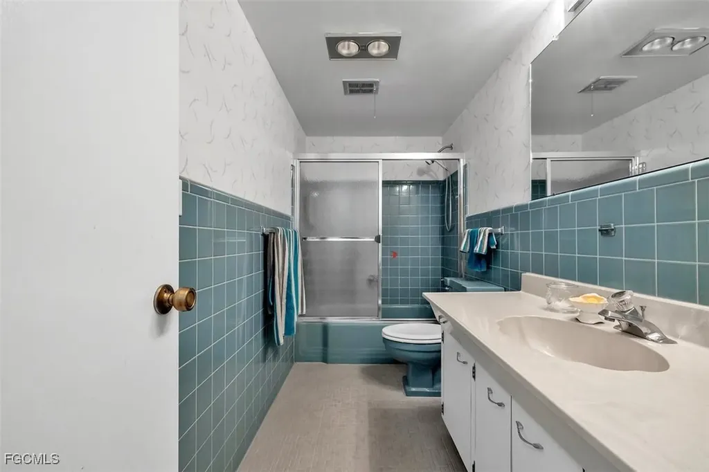 403 SE 43rd Terrace Cape Coral FL 33904