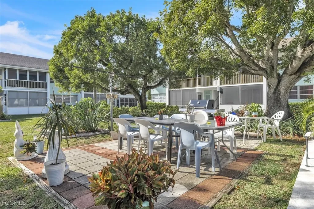 403 SE 43rd Terrace Cape Coral FL 33904