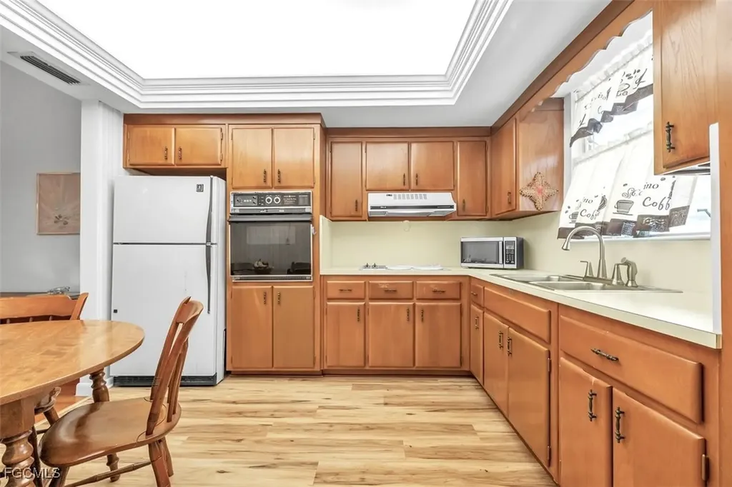 403 SE 43rd Terrace Cape Coral FL 33904