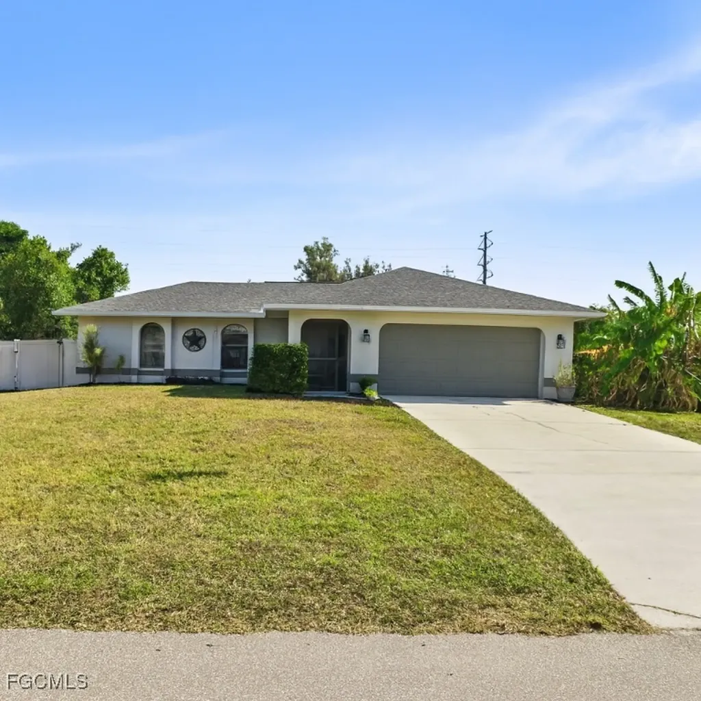 613 SW Santa Barbara Place Cape Coral FL 33991