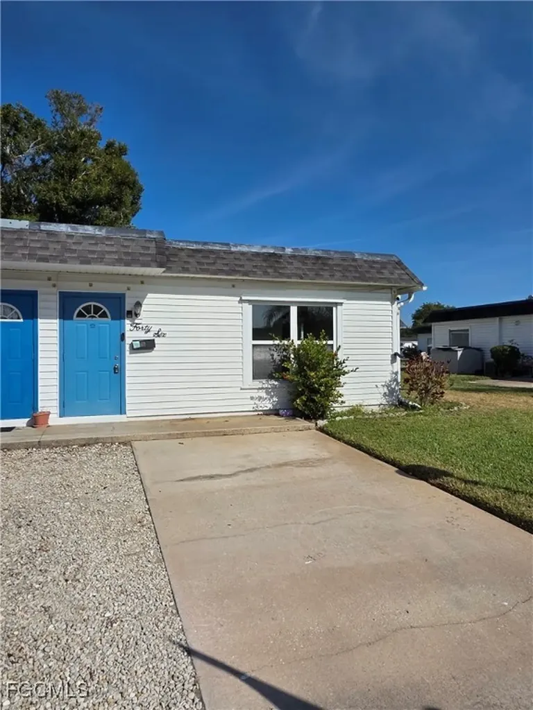 46 Hamlin Court Lehigh Acres FL 33936