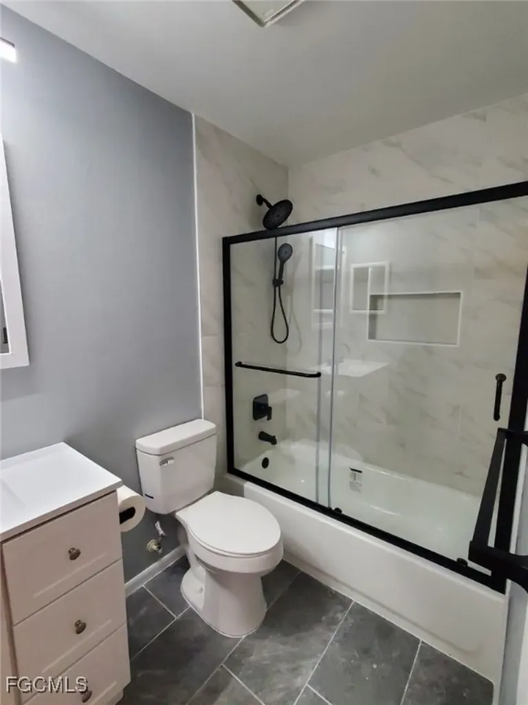 5713 Foxlake Drive North Fort Myers FL 33917