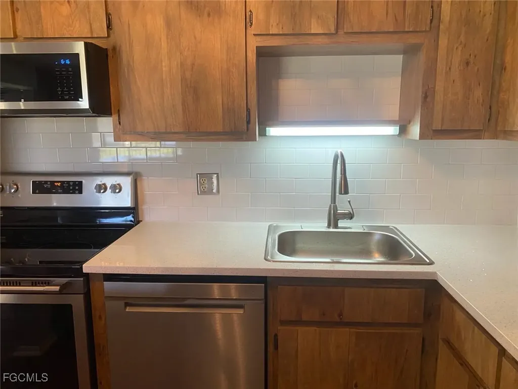 5713 Foxlake Drive North Fort Myers FL 33917