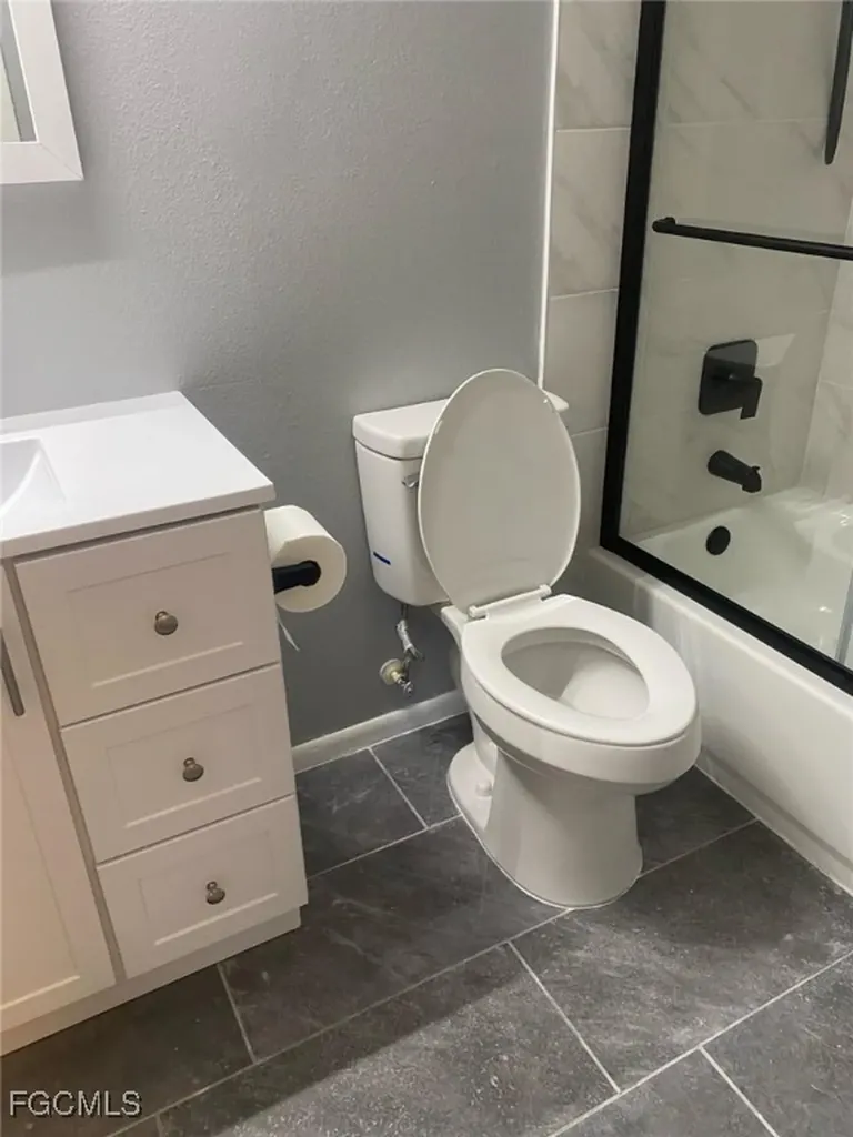 5713 Foxlake Drive North Fort Myers FL 33917