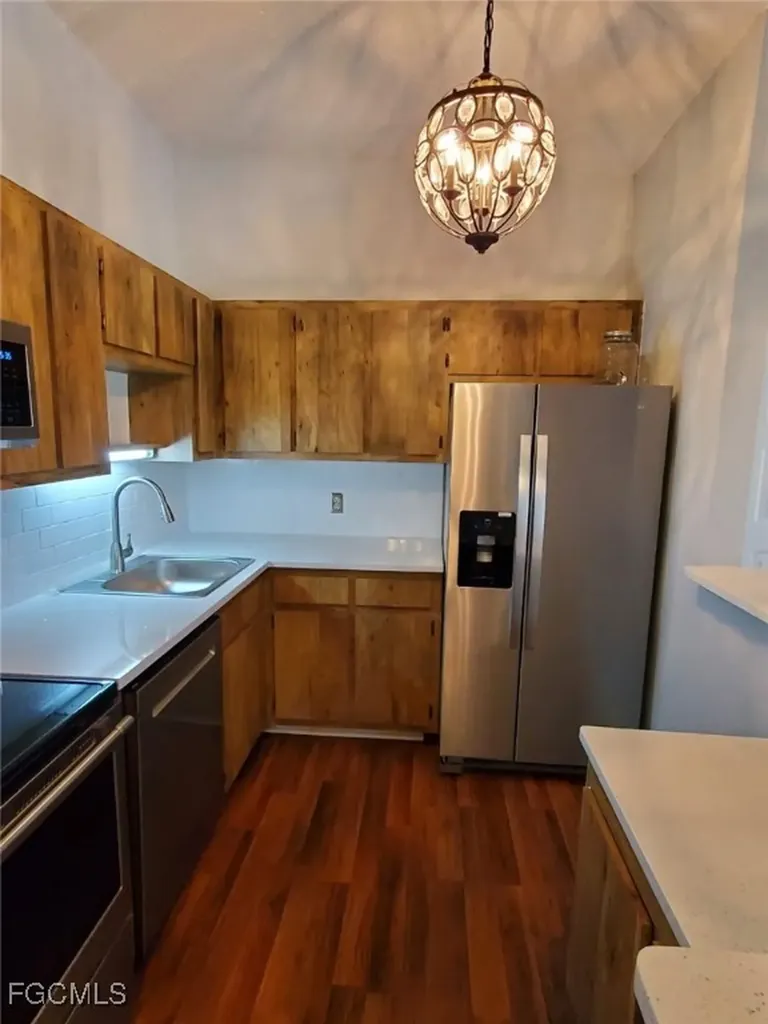 5713 Foxlake Drive North Fort Myers FL 33917