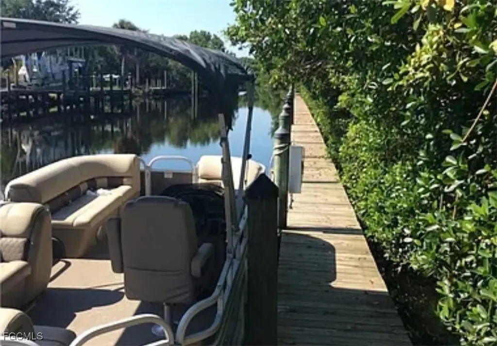 5713 Foxlake Drive North Fort Myers FL 33917
