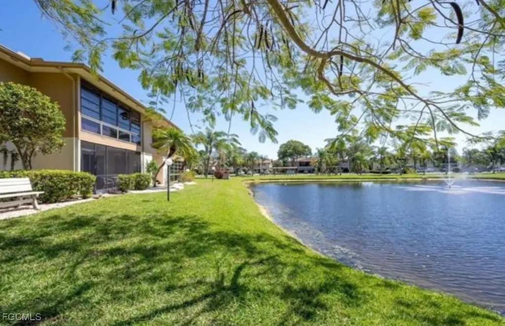 5713 Foxlake Drive North Fort Myers FL 33917