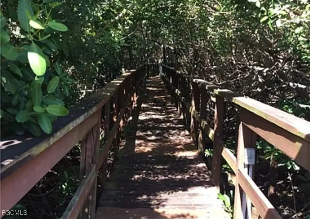 5713 Foxlake Drive North Fort Myers FL 33917