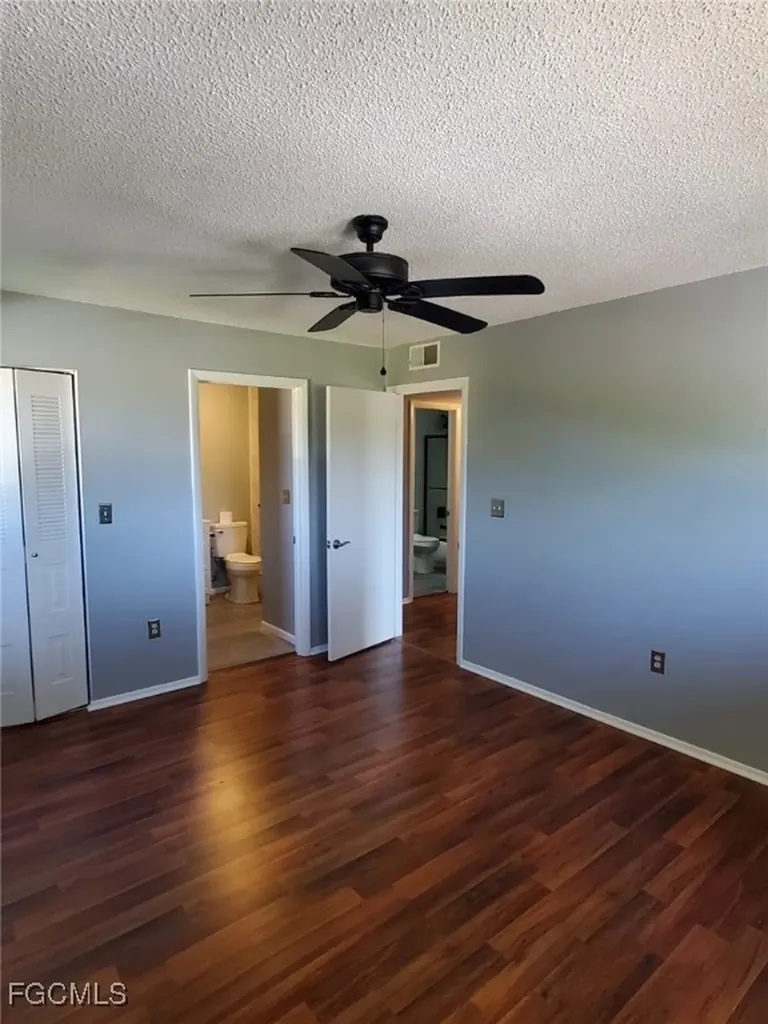 5713 Foxlake Drive North Fort Myers FL 33917