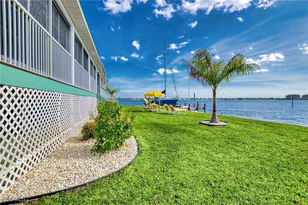 1218 Flamingo Drive Cape Coral FL 33904