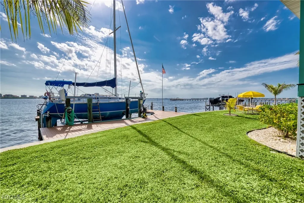 1218 Flamingo Drive Cape Coral FL 33904