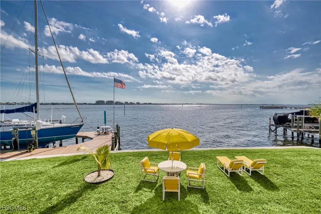 1218 Flamingo Drive Cape Coral FL 33904