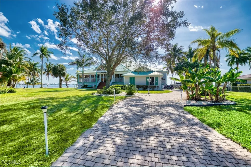 1218 Flamingo Drive Cape Coral FL 33904