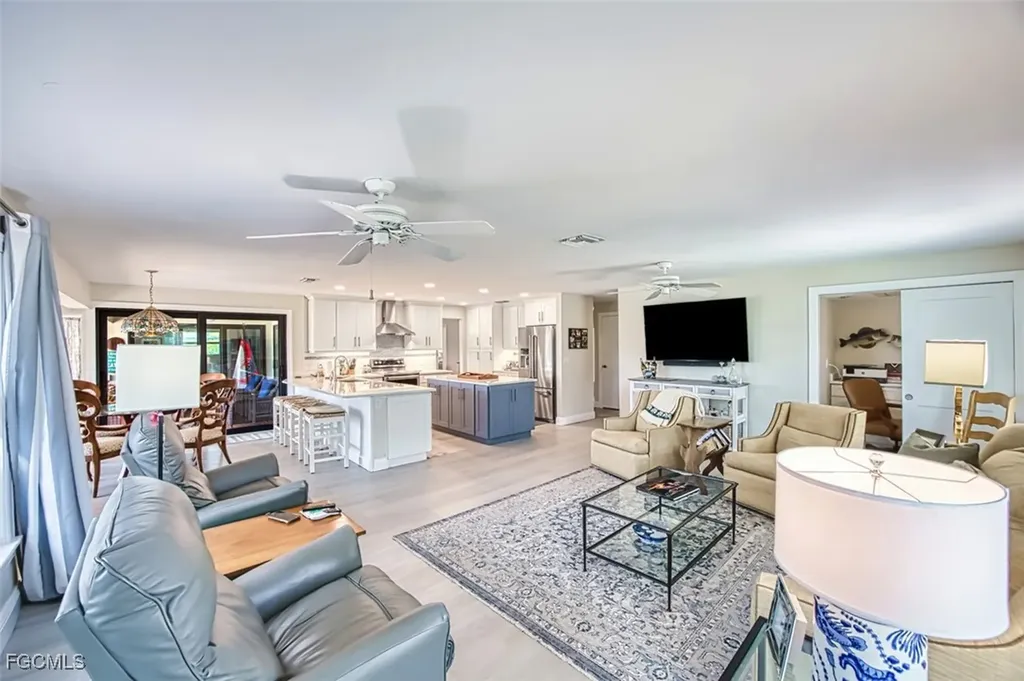 7275 Lake Drive Fort Myers FL 33908
