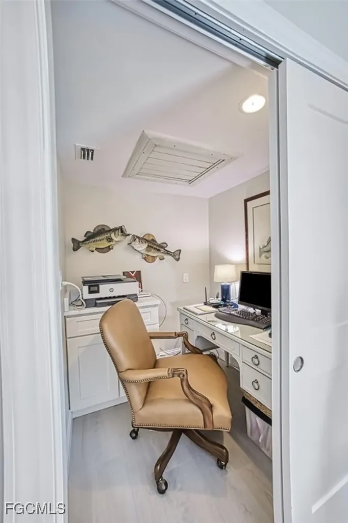 7275 Lake Drive Fort Myers FL 33908