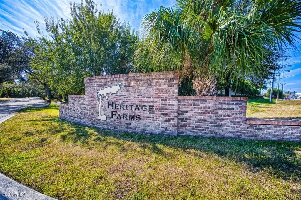 7275 Lake Drive Fort Myers FL 33908