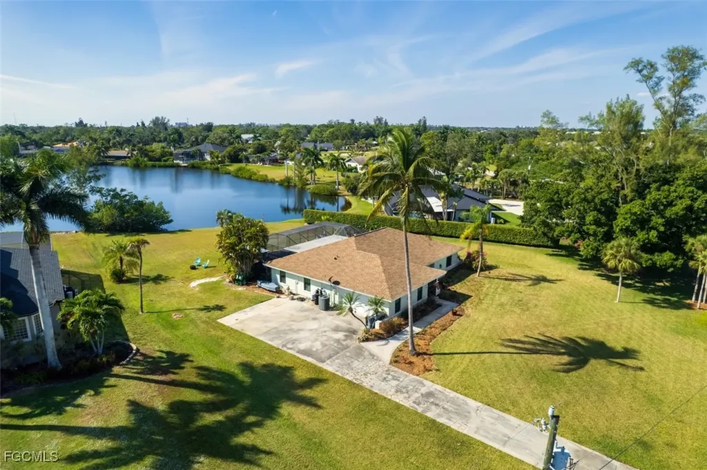 7275 Lake Drive Fort Myers FL 33908
