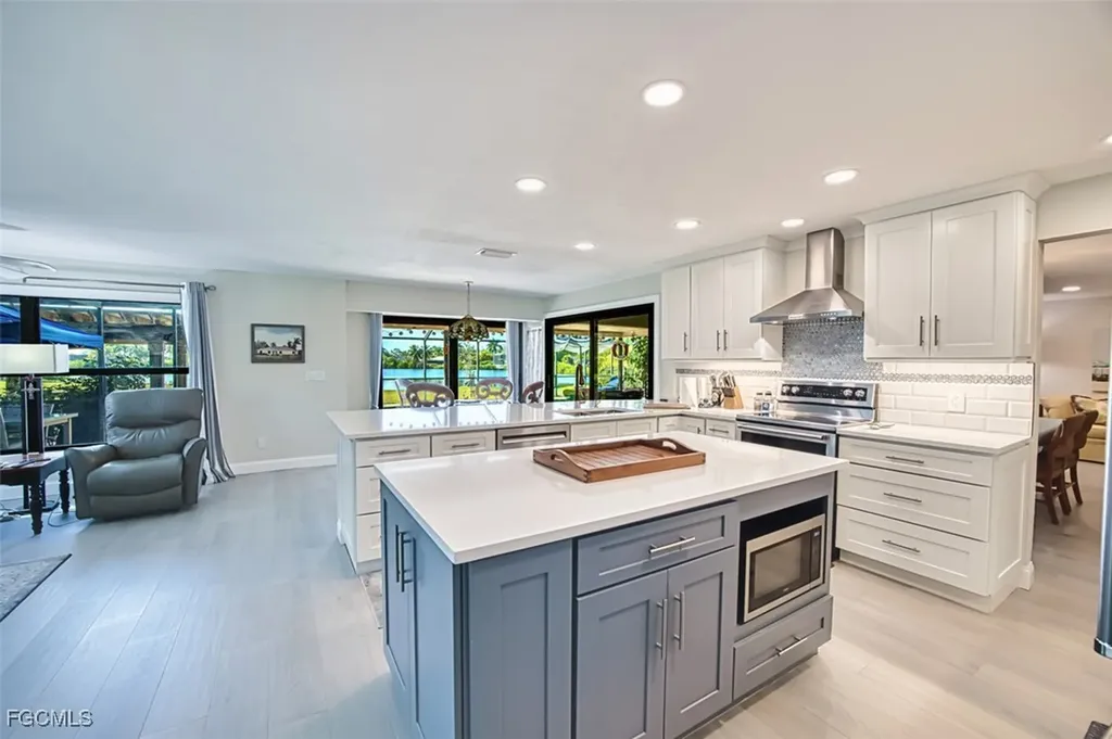 7275 Lake Drive Fort Myers FL 33908