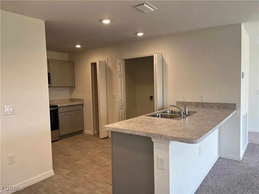 3218 NE 14th Place Cape Coral FL 33909
