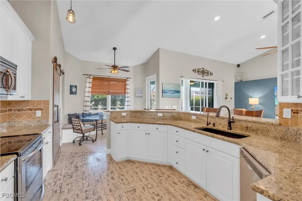 2705 SW 32nd Lane Cape Coral FL 33914