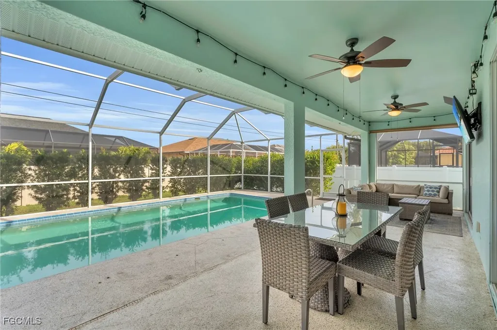 2705 SW 32nd Lane Cape Coral FL 33914