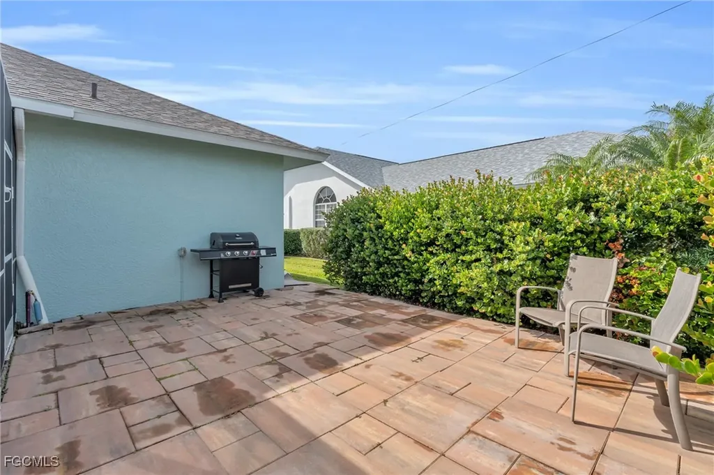 2705 SW 32nd Lane Cape Coral FL 33914