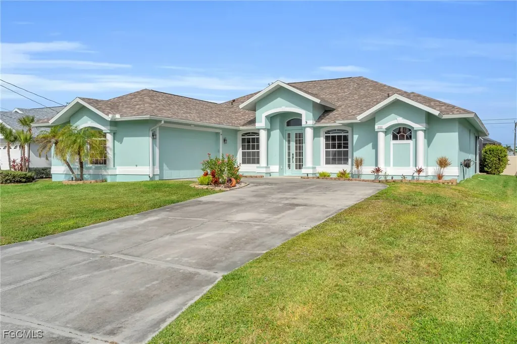 2705 SW 32nd Lane Cape Coral FL 33914