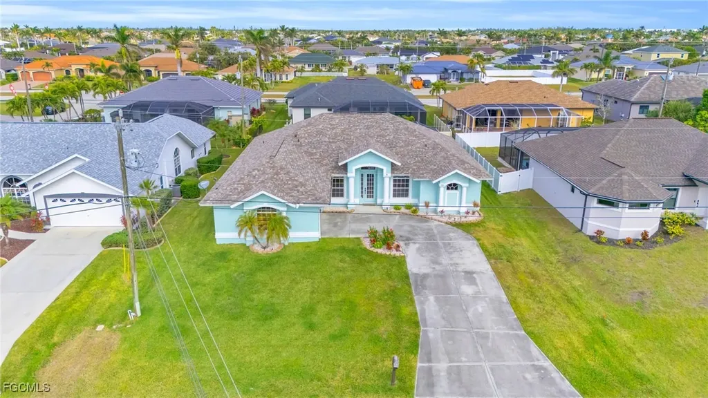 2705 SW 32nd Lane Cape Coral FL 33914