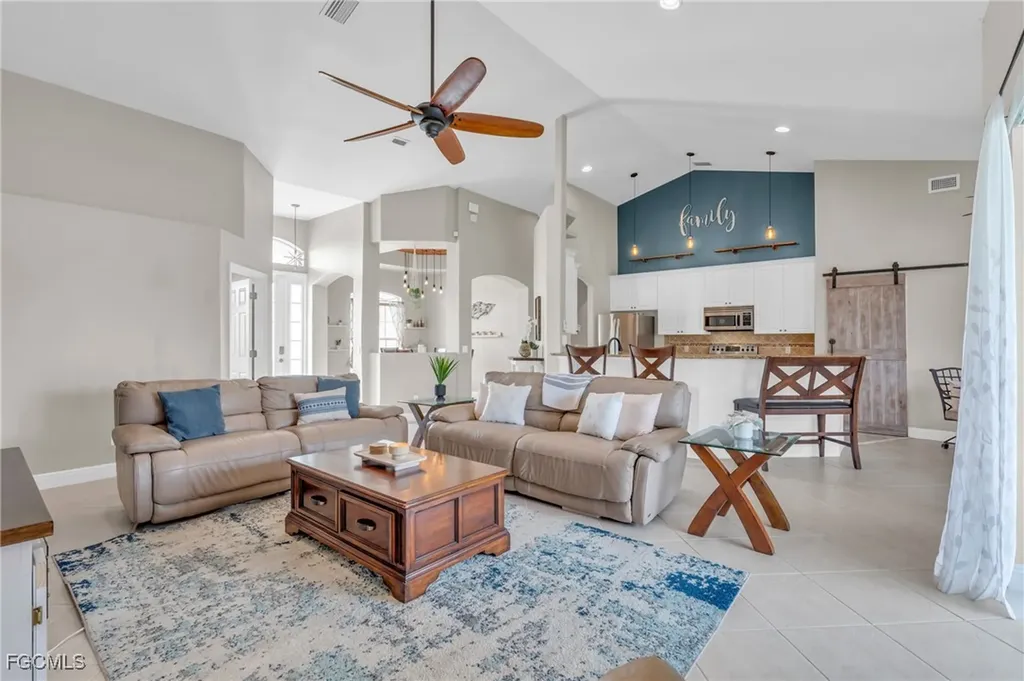 2705 SW 32nd Lane Cape Coral FL 33914