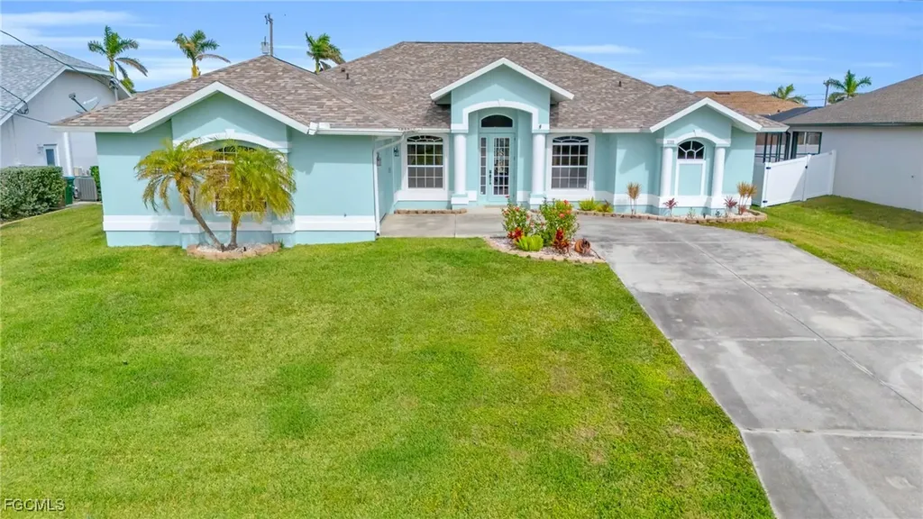 2705 SW 32nd Lane Cape Coral FL 33914
