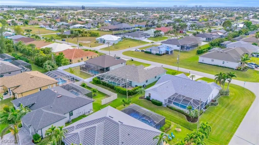 2705 SW 32nd Lane Cape Coral FL 33914
