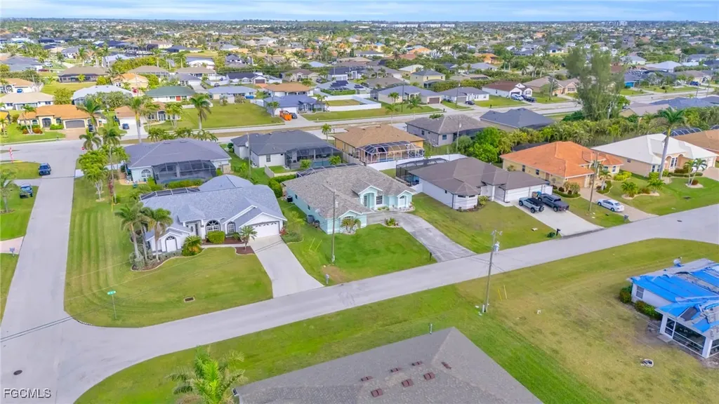 2705 SW 32nd Lane Cape Coral FL 33914