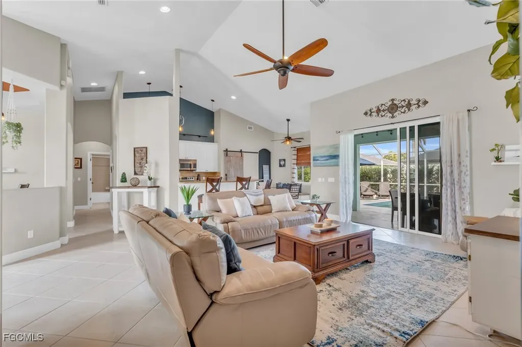2705 SW 32nd Lane Cape Coral FL 33914