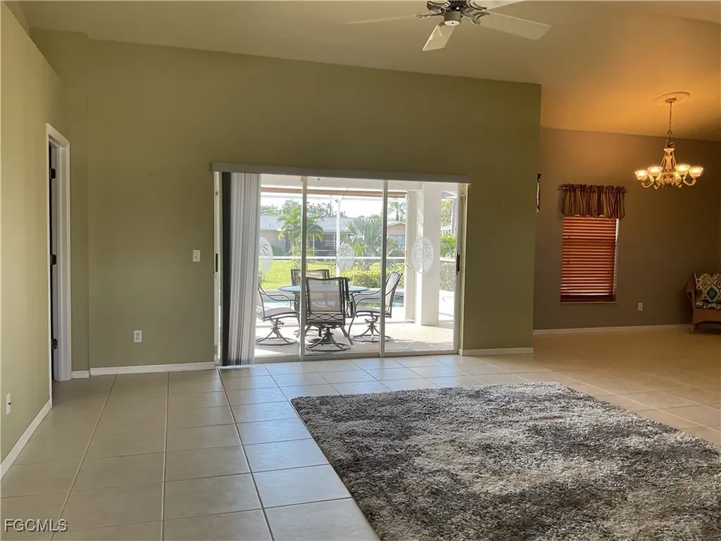 3920 SE 2nd Place Cape Coral FL 33904