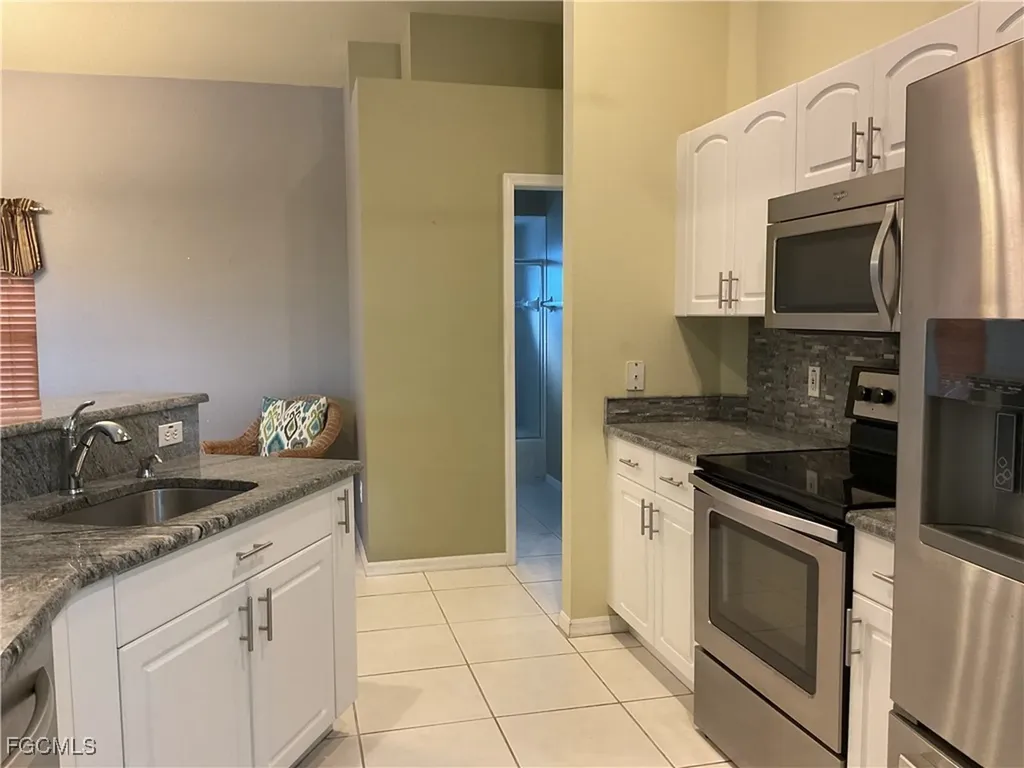3920 SE 2nd Place Cape Coral FL 33904