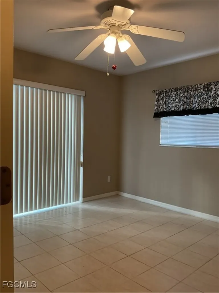 3920 SE 2nd Place Cape Coral FL 33904