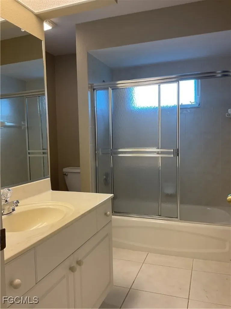 3920 SE 2nd Place Cape Coral FL 33904