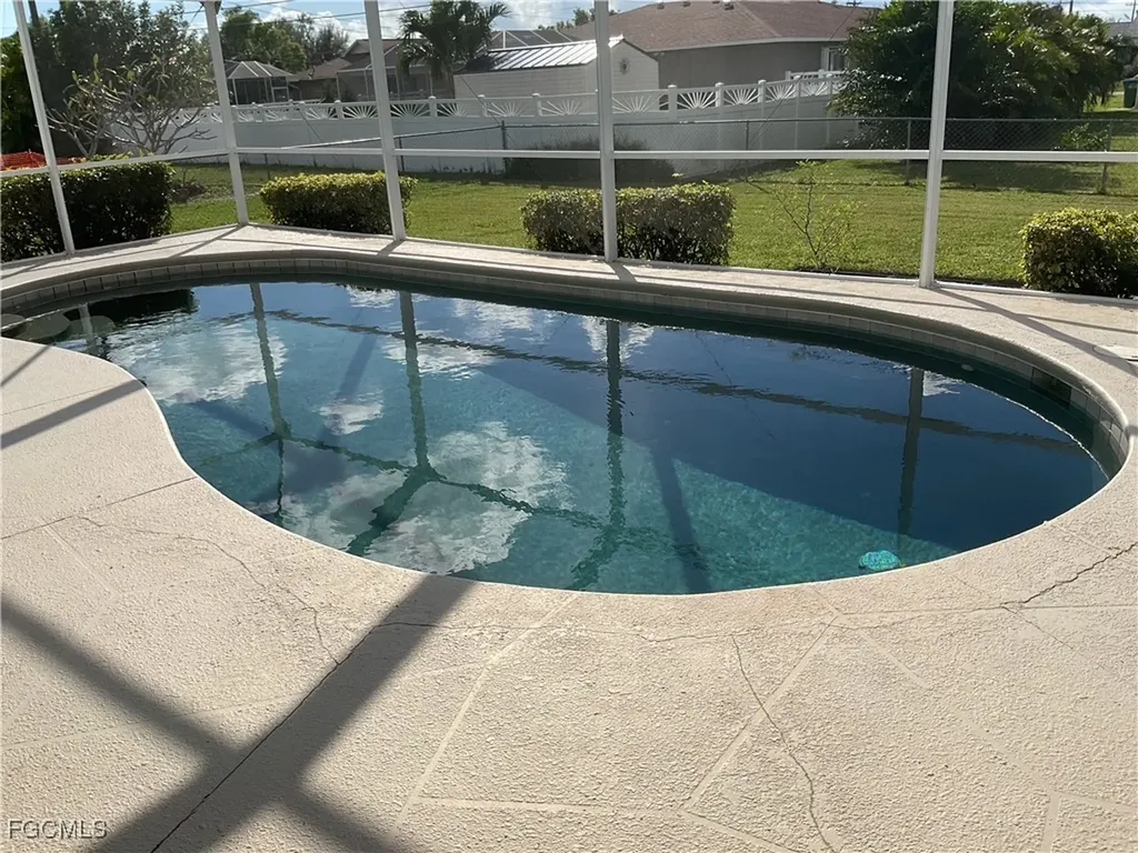 3920 SE 2nd Place Cape Coral FL 33904