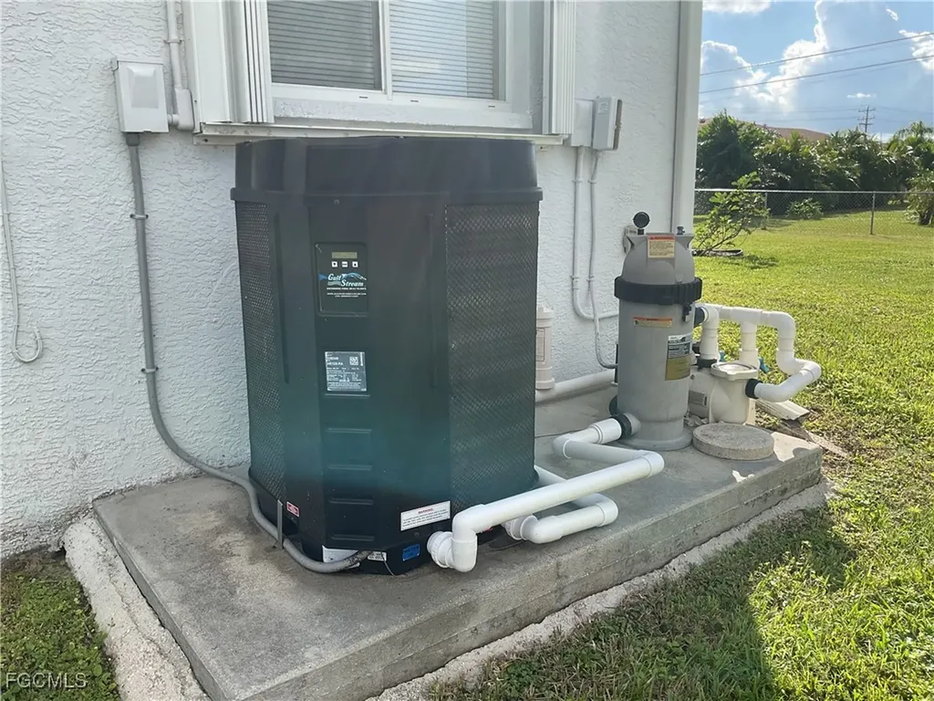 3920 SE 2nd Place Cape Coral FL 33904