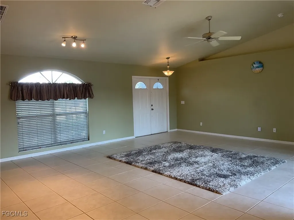 3920 SE 2nd Place Cape Coral FL 33904