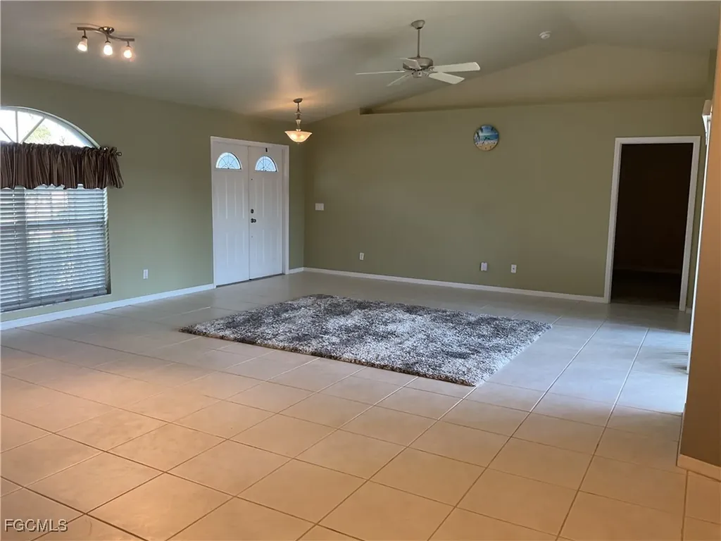 3920 SE 2nd Place Cape Coral FL 33904