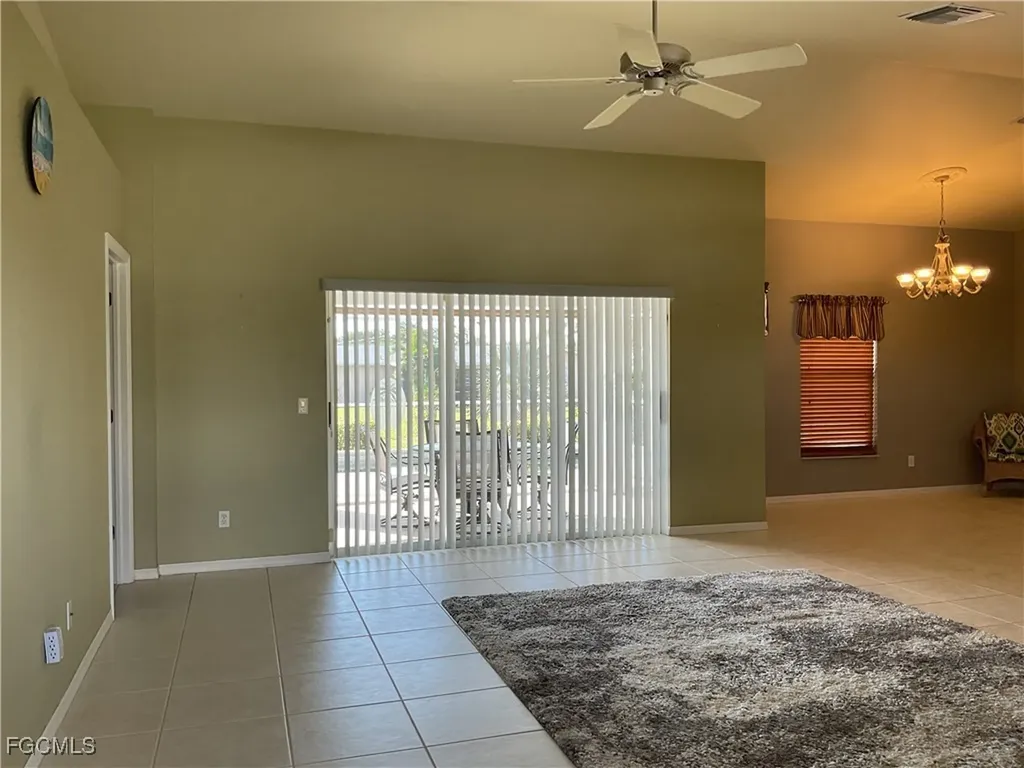 3920 SE 2nd Place Cape Coral FL 33904