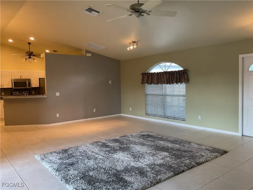 3920 SE 2nd Place Cape Coral FL 33904
