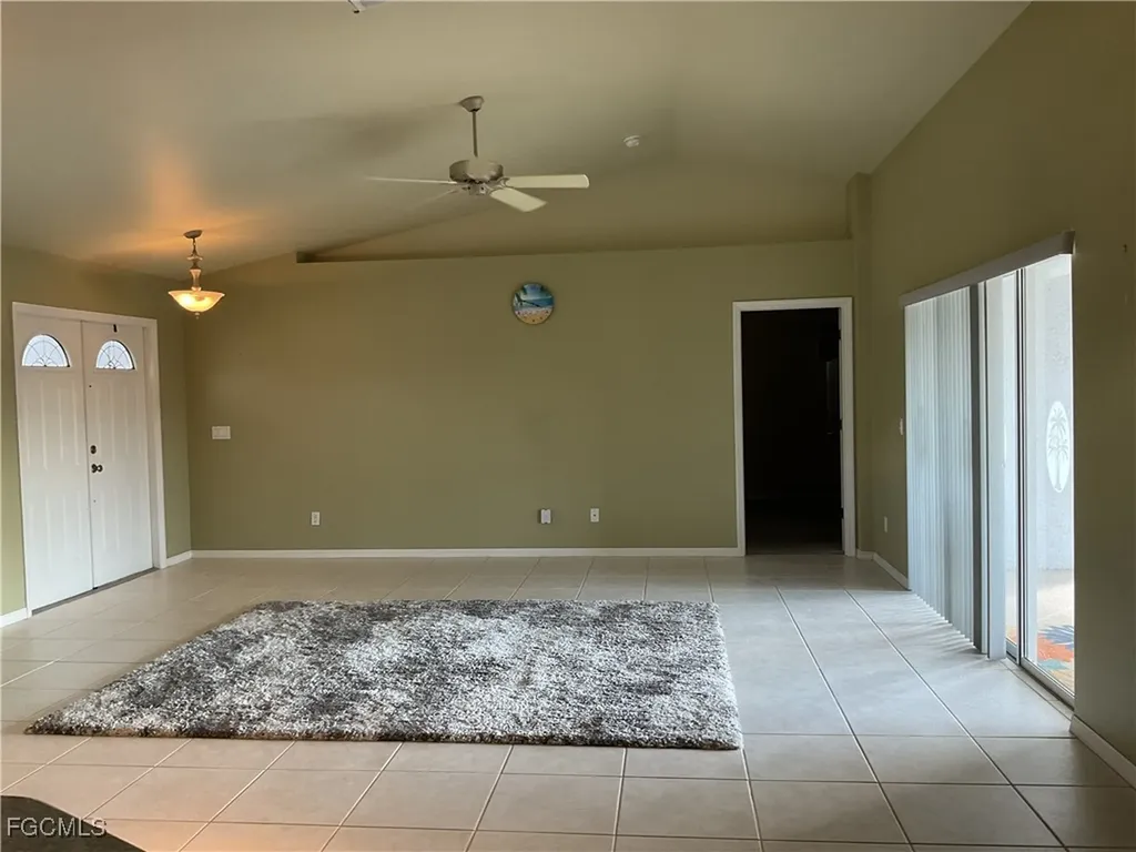 3920 SE 2nd Place Cape Coral FL 33904