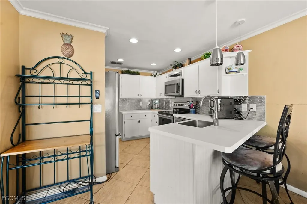 2451 Jasper Avenue Fort Myers FL 33907