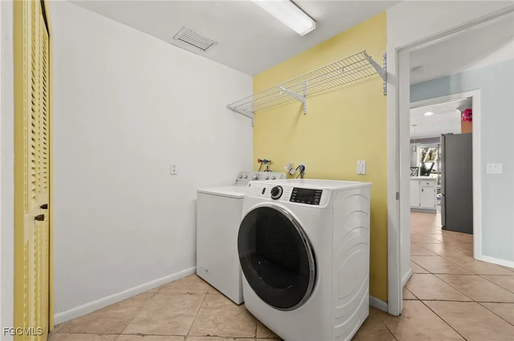 2451 Jasper Avenue Fort Myers FL 33907