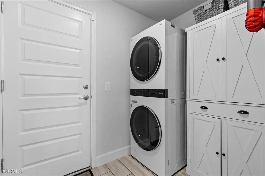 2021 NE 36th Terrace Cape Coral FL 33909