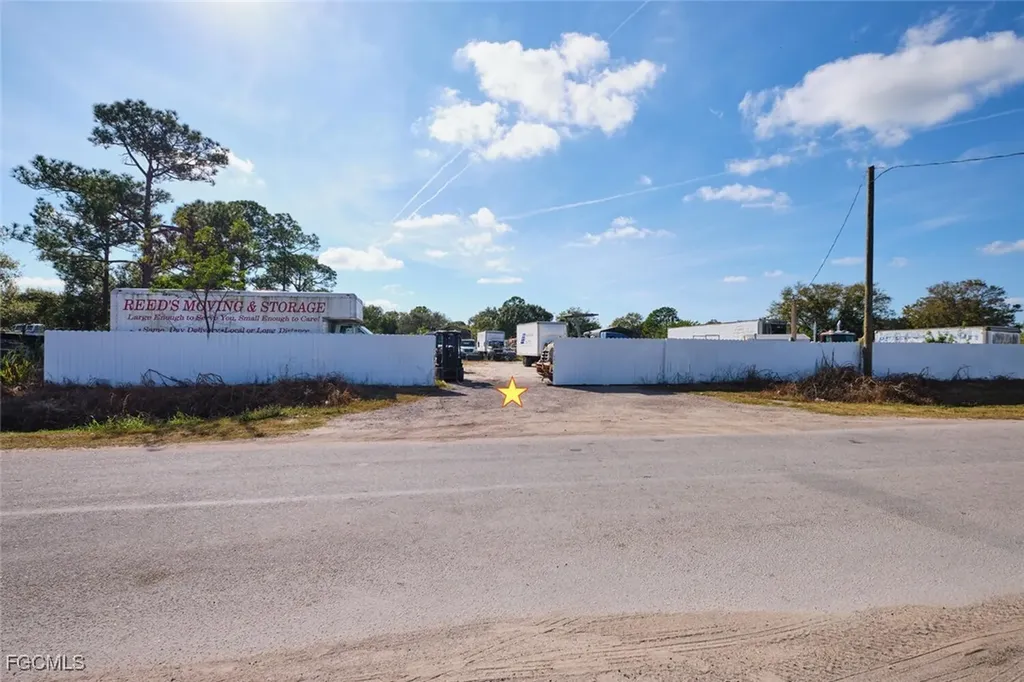 319 N Industrial Loop Labelle FL 33935
