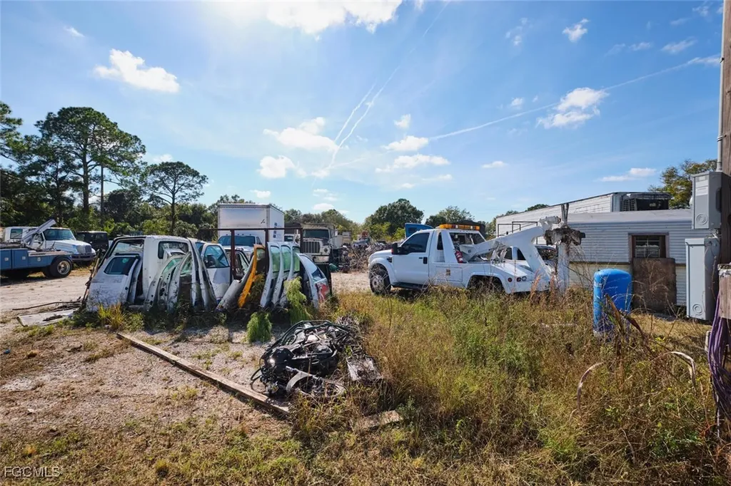 319 N Industrial Loop Labelle FL 33935