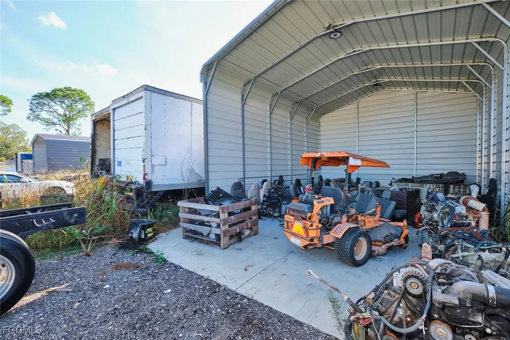 319 N Industrial Loop Labelle FL 33935